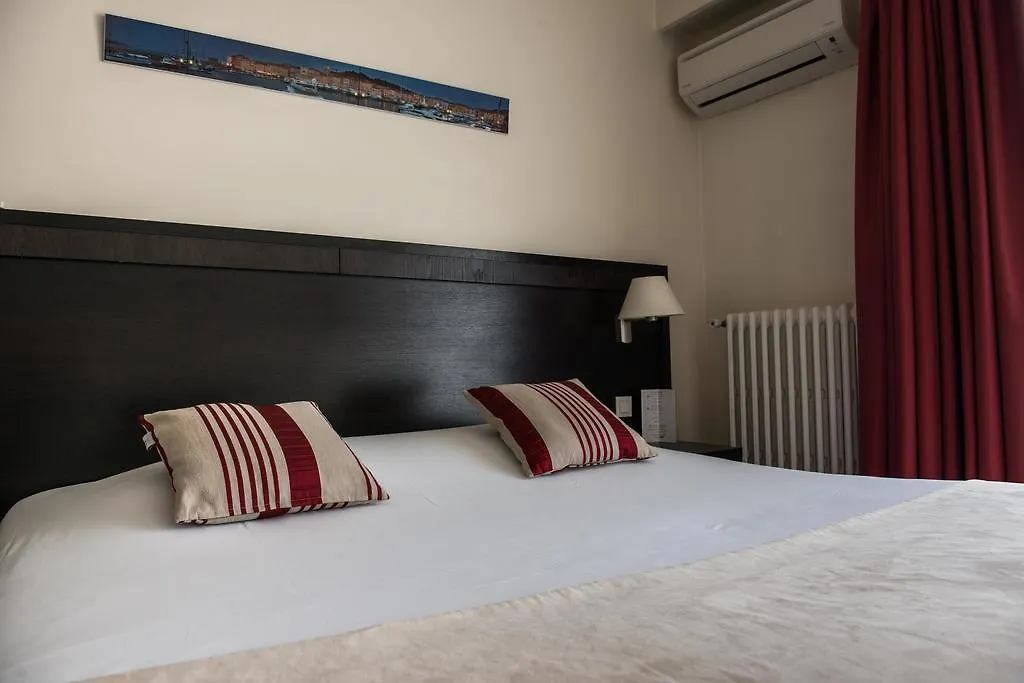 Hôtel Comté de Nice Beaulieu-sur-Mer 3*,