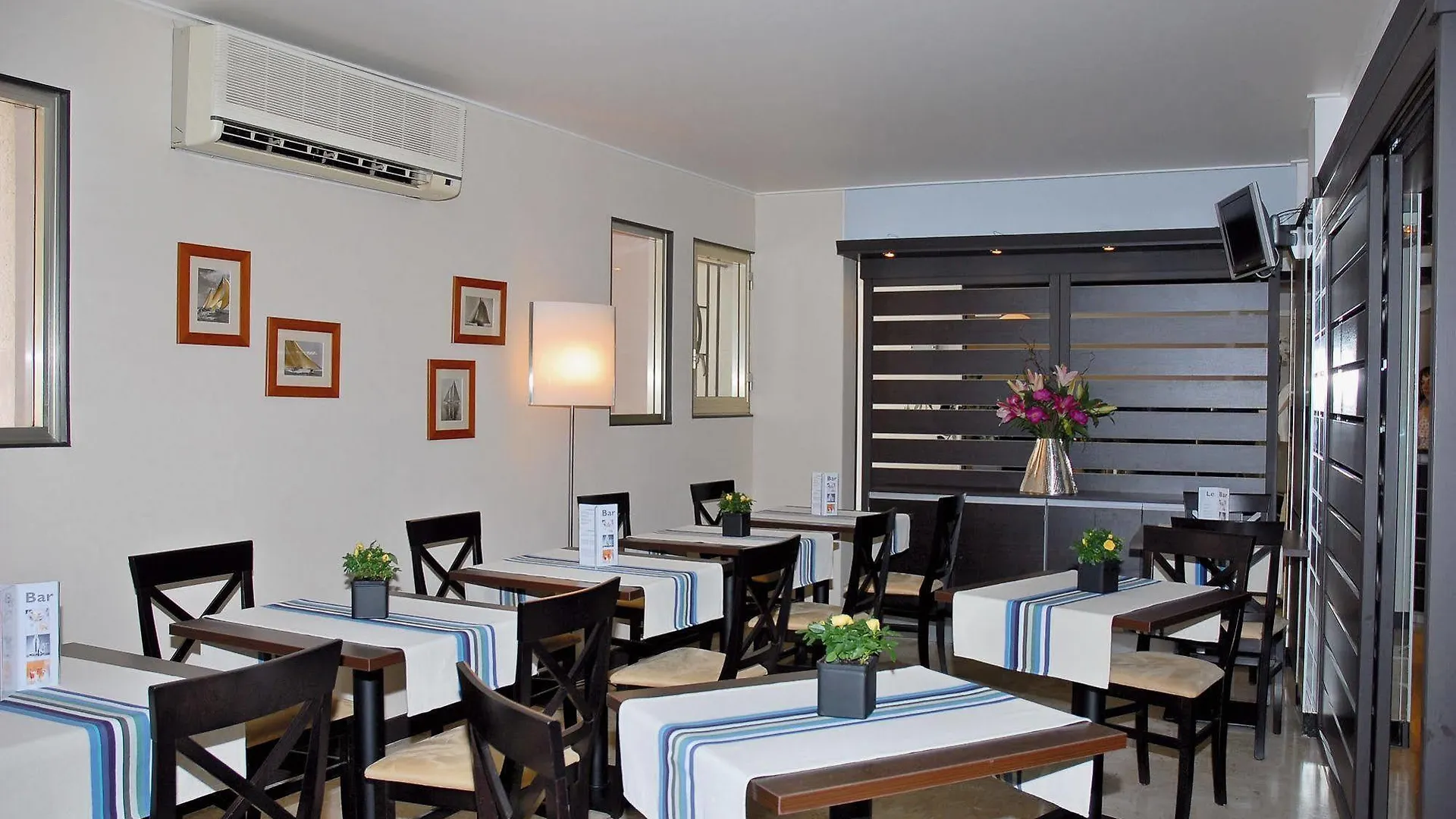Hotel Hôtel Comté de Nice Beaulieu-sur-Mer